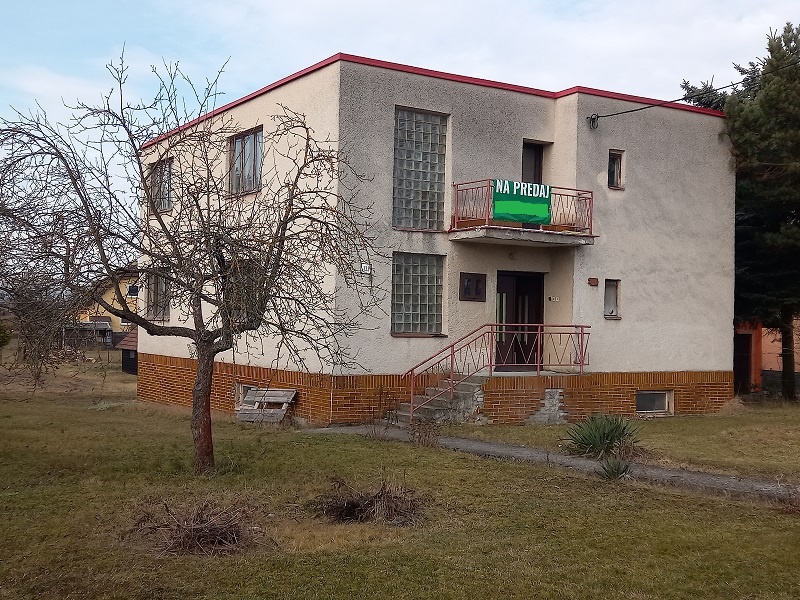 Rodinný dom s potenciálom + 1800 m² pozemok – Malý Čepčín