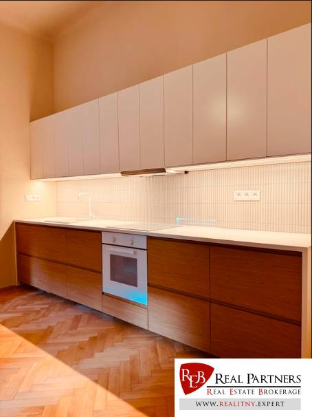 REB.sk Prenájom 2-izb. bytu 47m2, Bratislava-Staré Mesto, To