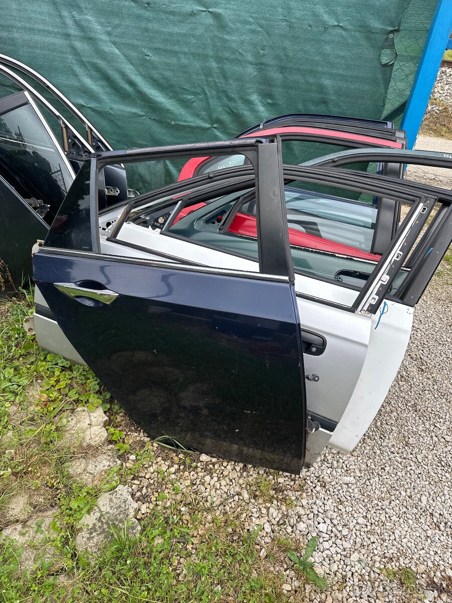 Predam PZ dvere ACCORD kombi 2009-2013