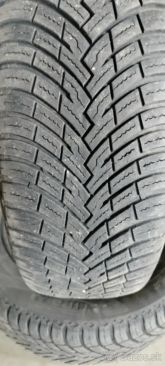Predám 2 celoročné pneu 185/60 R15 86V Pirelli All Seaason