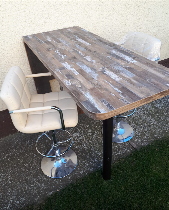 2ks barové stoličky + barový stôl | Perfektný stav