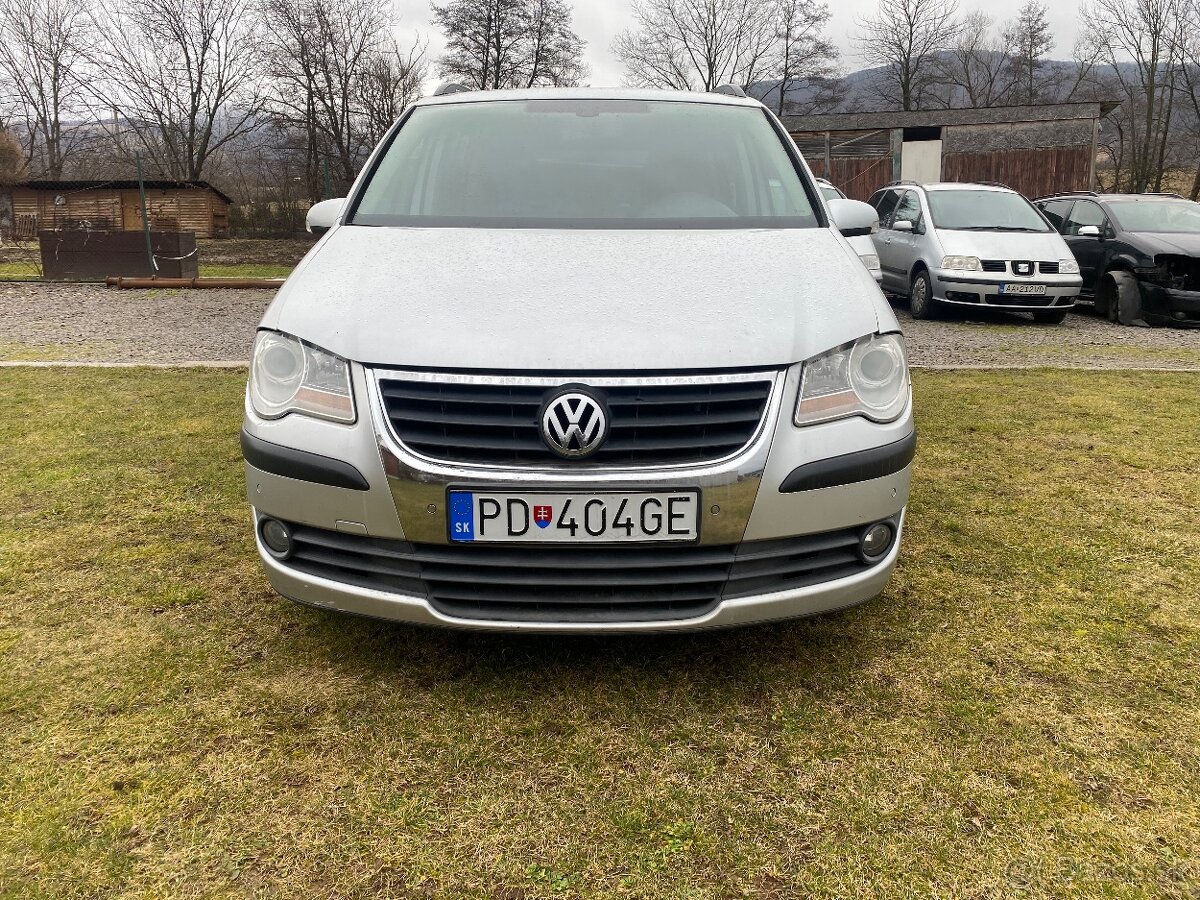 Predám vw Touran Facelift r 2007 1,9Tdi 77kw