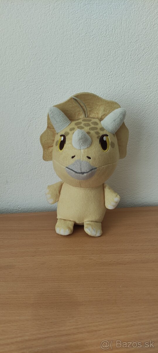 Plyšový dinosaurus .