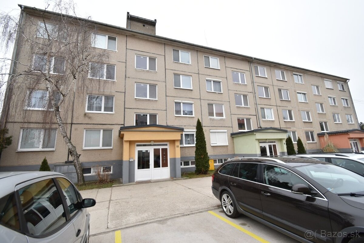 Pezinok: Veľký 2-izbový byt v Pezinku .