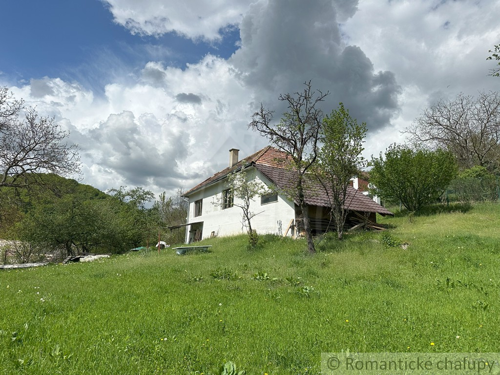 Dom na okraji (polosamote) obce Kokava nad Rimavicou