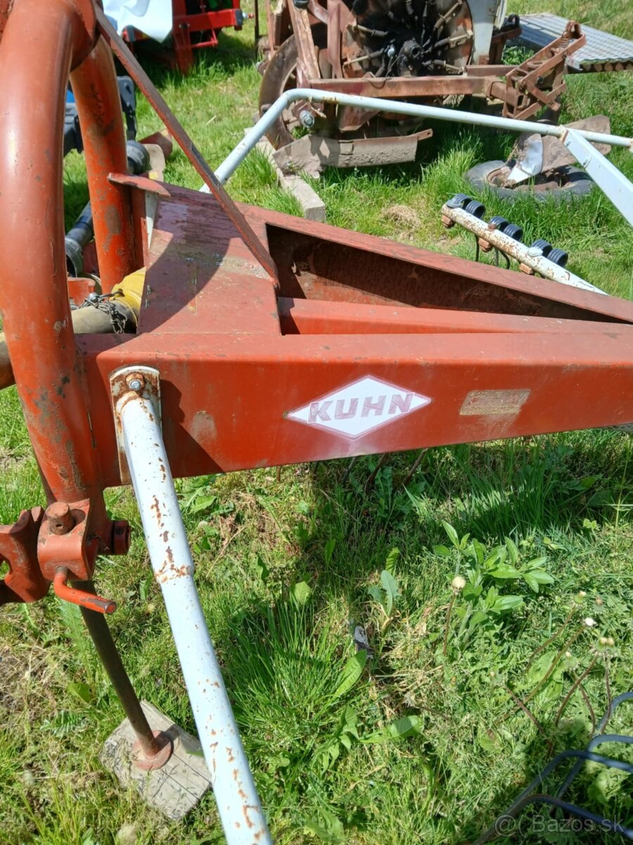 Zhrnovač sena Kuhn