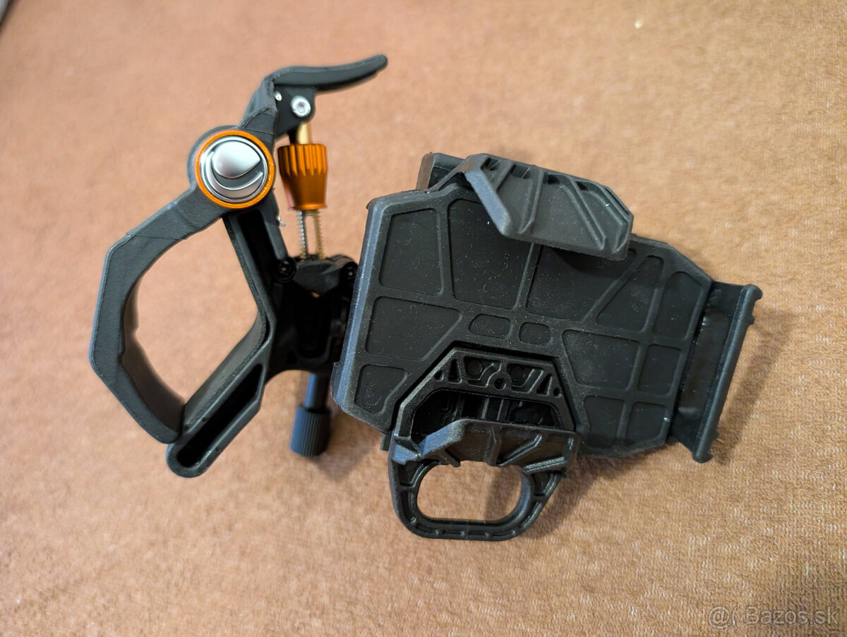 Celestron NexYZ - držiak na telefón pre teleskop