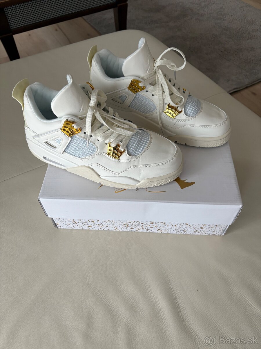 Jordan 4 metalic gold