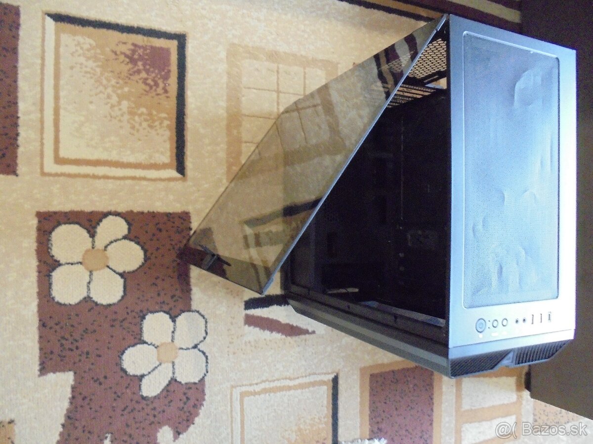 PC skriňa Montech SKY ONE LITE Black.