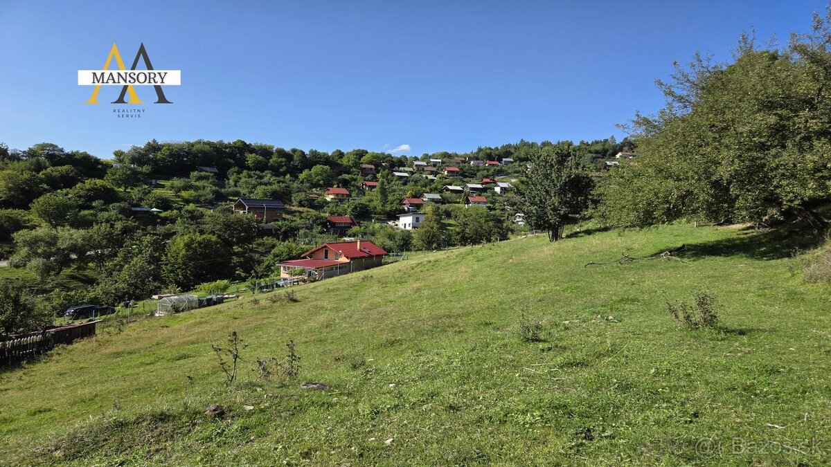 NA PREDAJ, Pozemok pre rodinný dom 1005m2 v Obci Povina