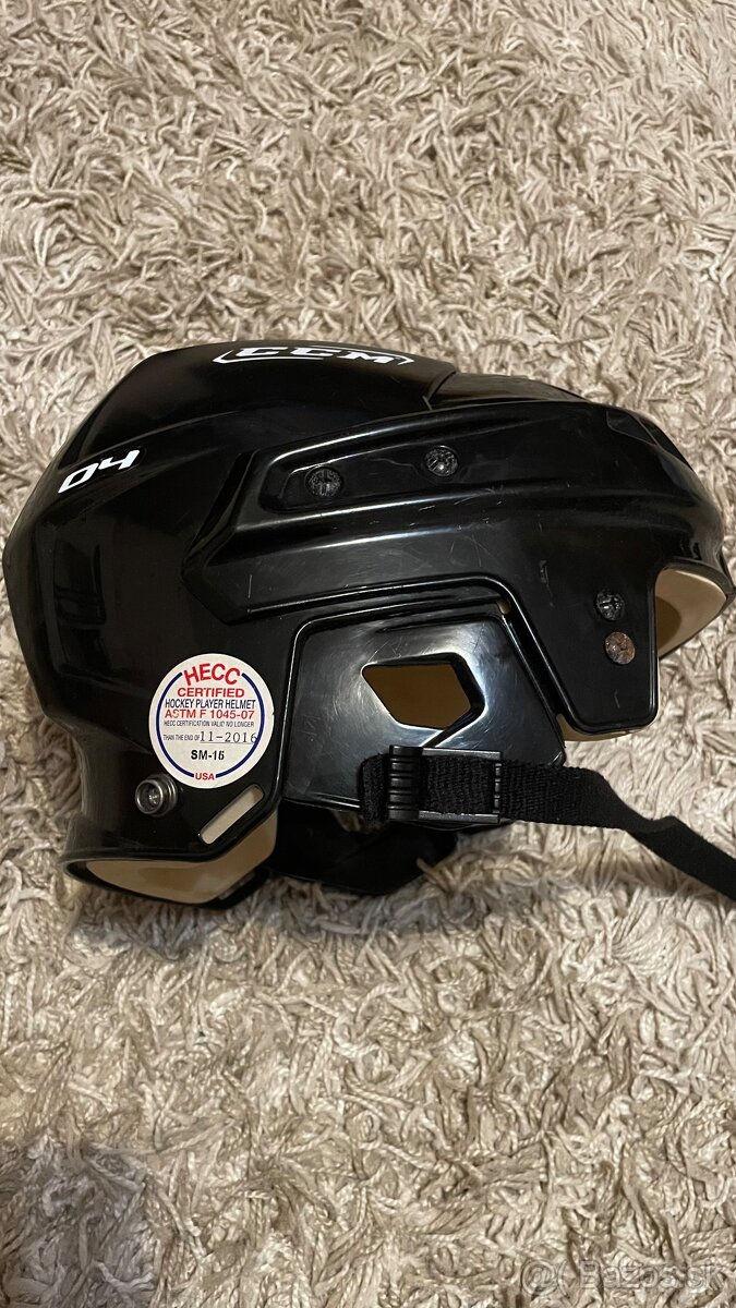 Prilba CCM pre chlapca cca 7 rokov