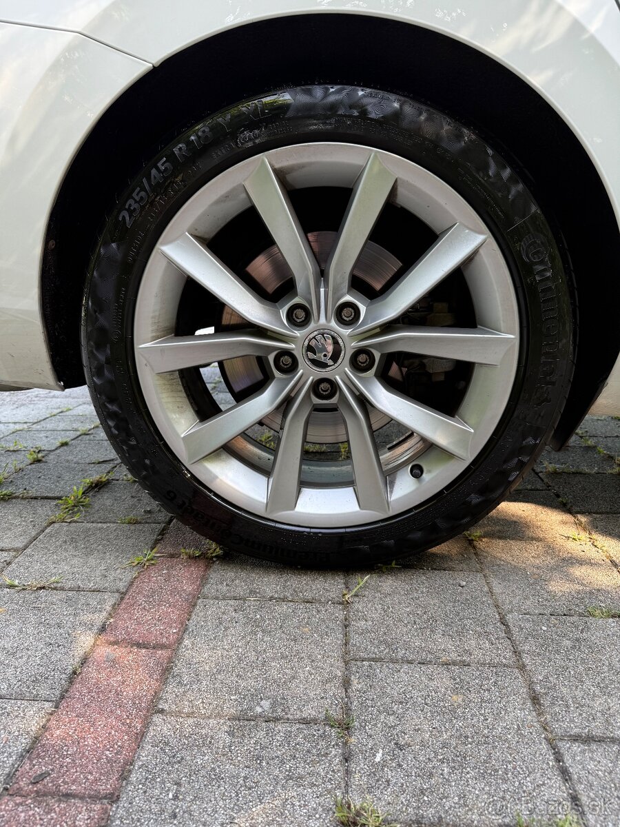 Škoda modus 235/45 r18