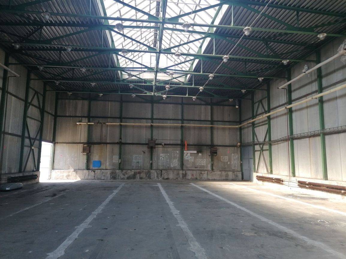 NA PRENÁJOM – SKLADOVÝ PRIESTOR 720 m² V GALANTE, STRÁŽENÝ A