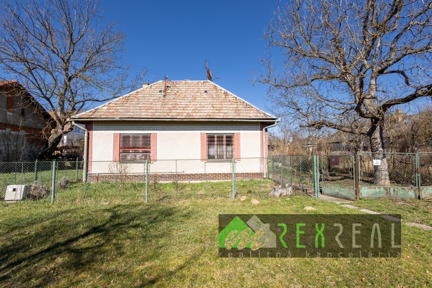 Predaj rodinného domu s veľkým pozemkom Kosihy nad Ipľom.