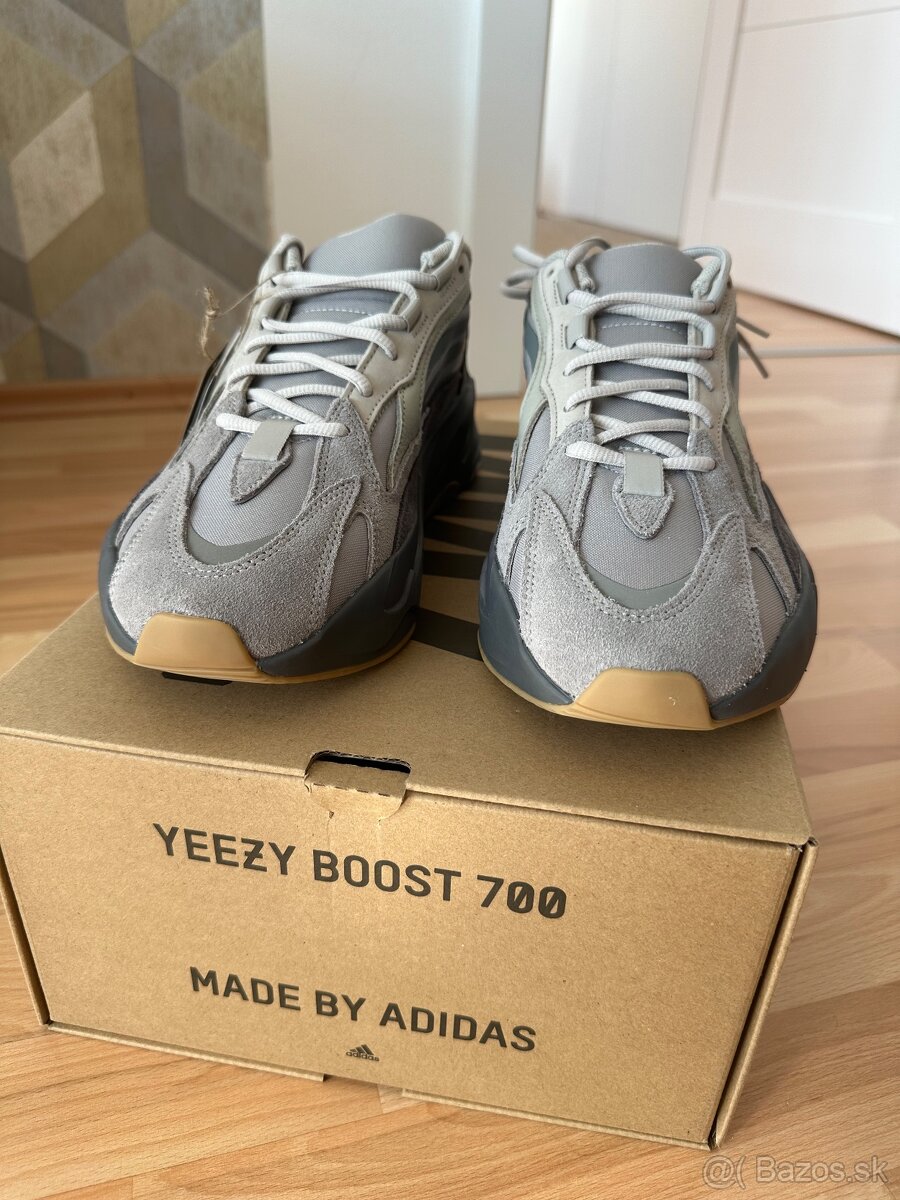 Yeezy Boost 700 V2 Tephra EU 45 1/3