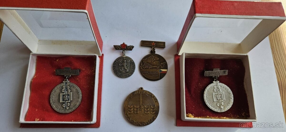 Medaile, plakety, vyznamenania