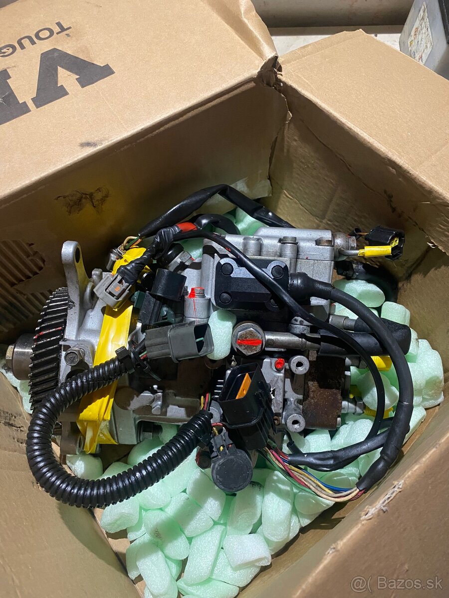 Predám Vstrekovacie čerpadlo Mitsubishi Pajero 3 3.2 Did