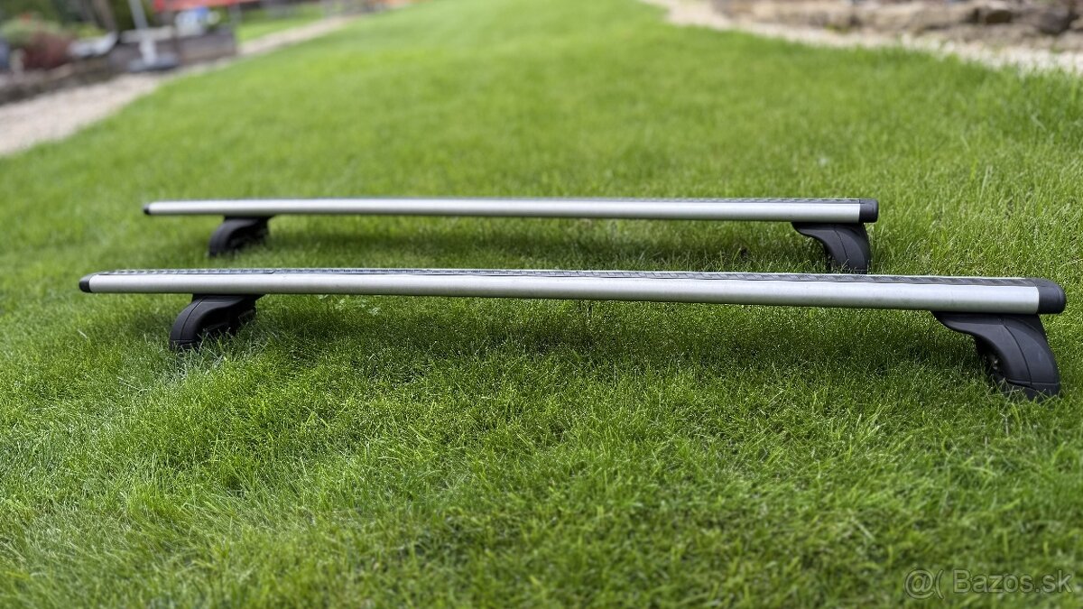 Priečniky Thule na Volvo V40 CC