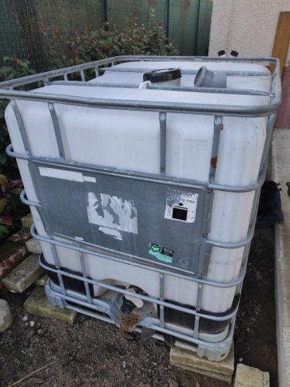 Barel nadoba na vodu