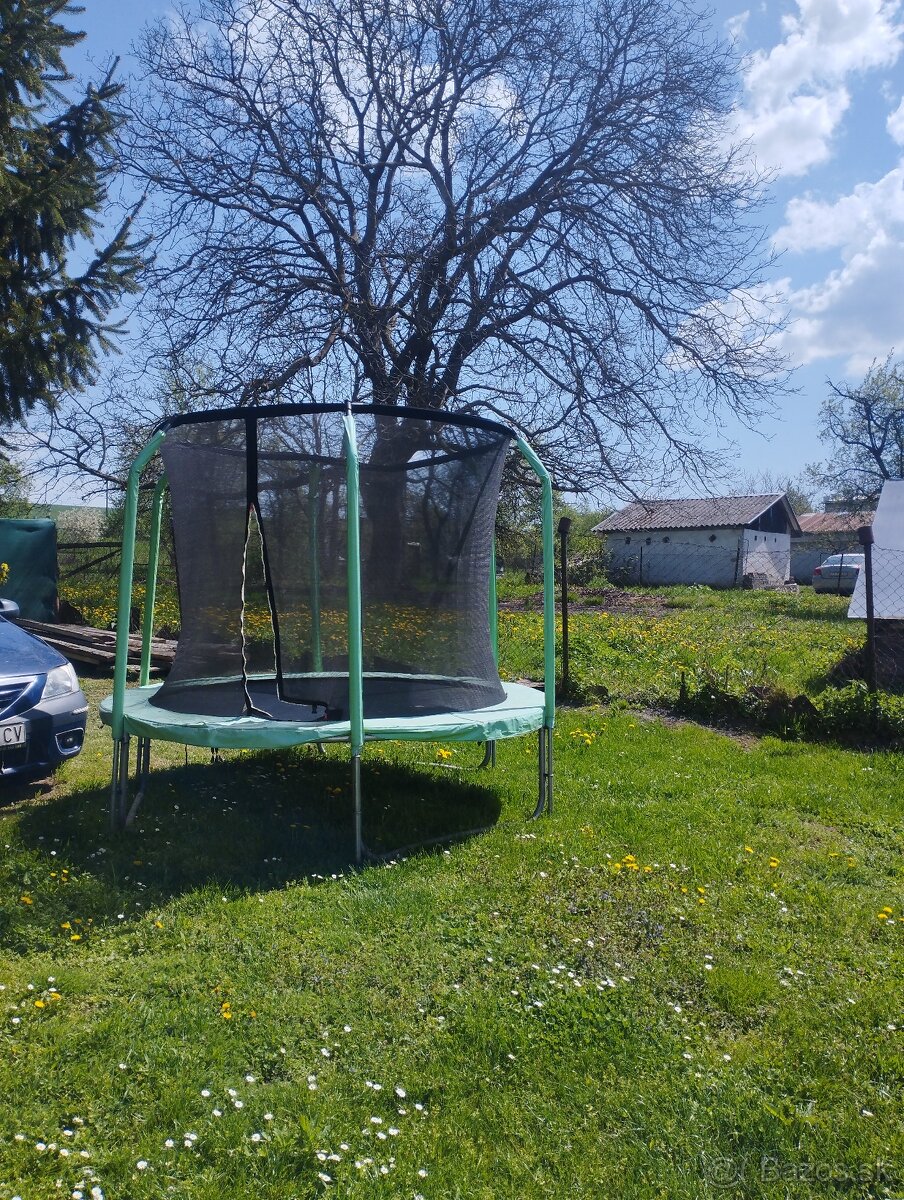Trampolína
