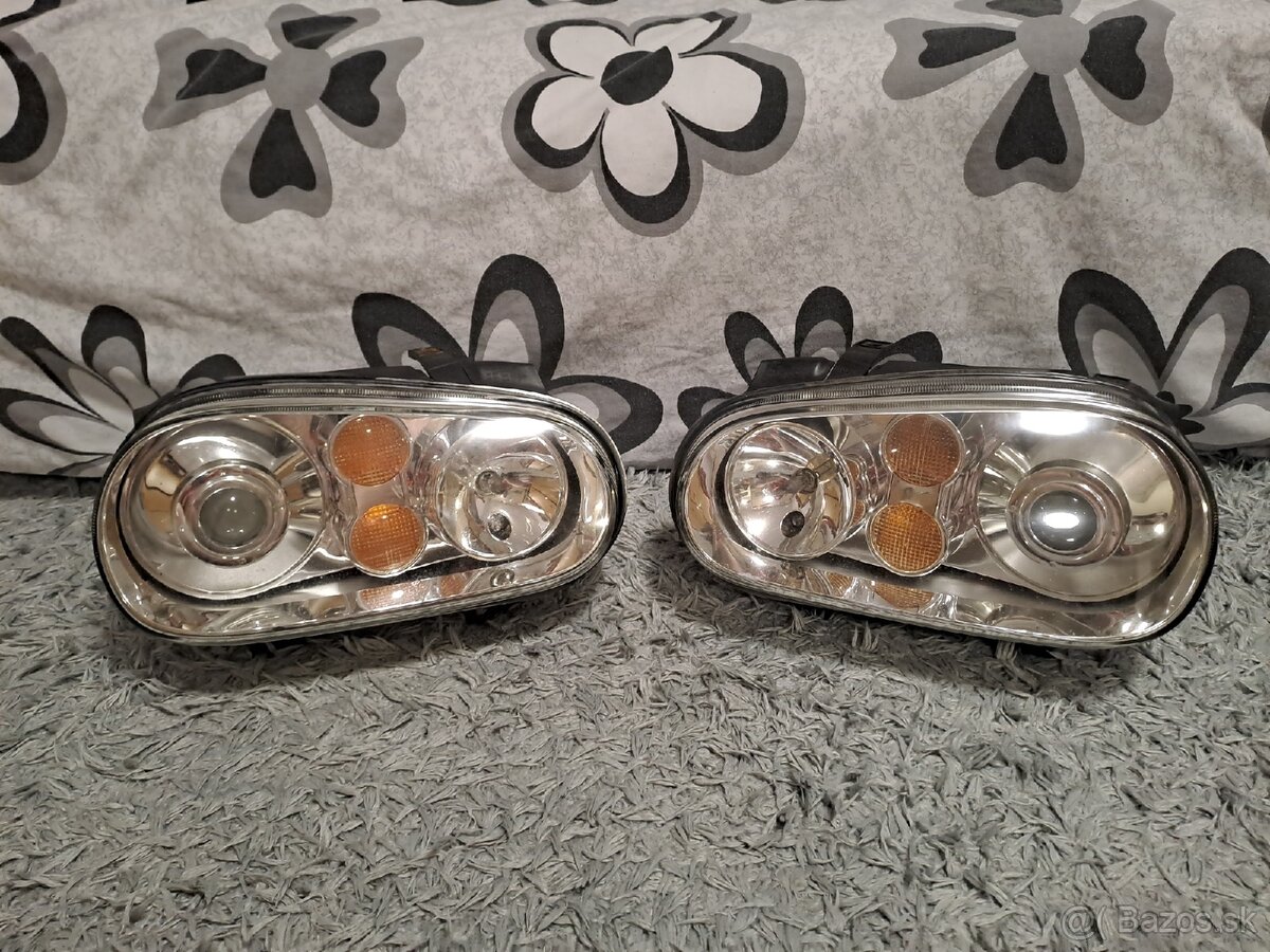 Predám Xenóny GOLF 4