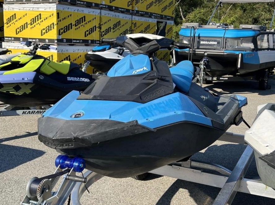 Vodný skuter Sea-Doo Spark / PRENÁJOM