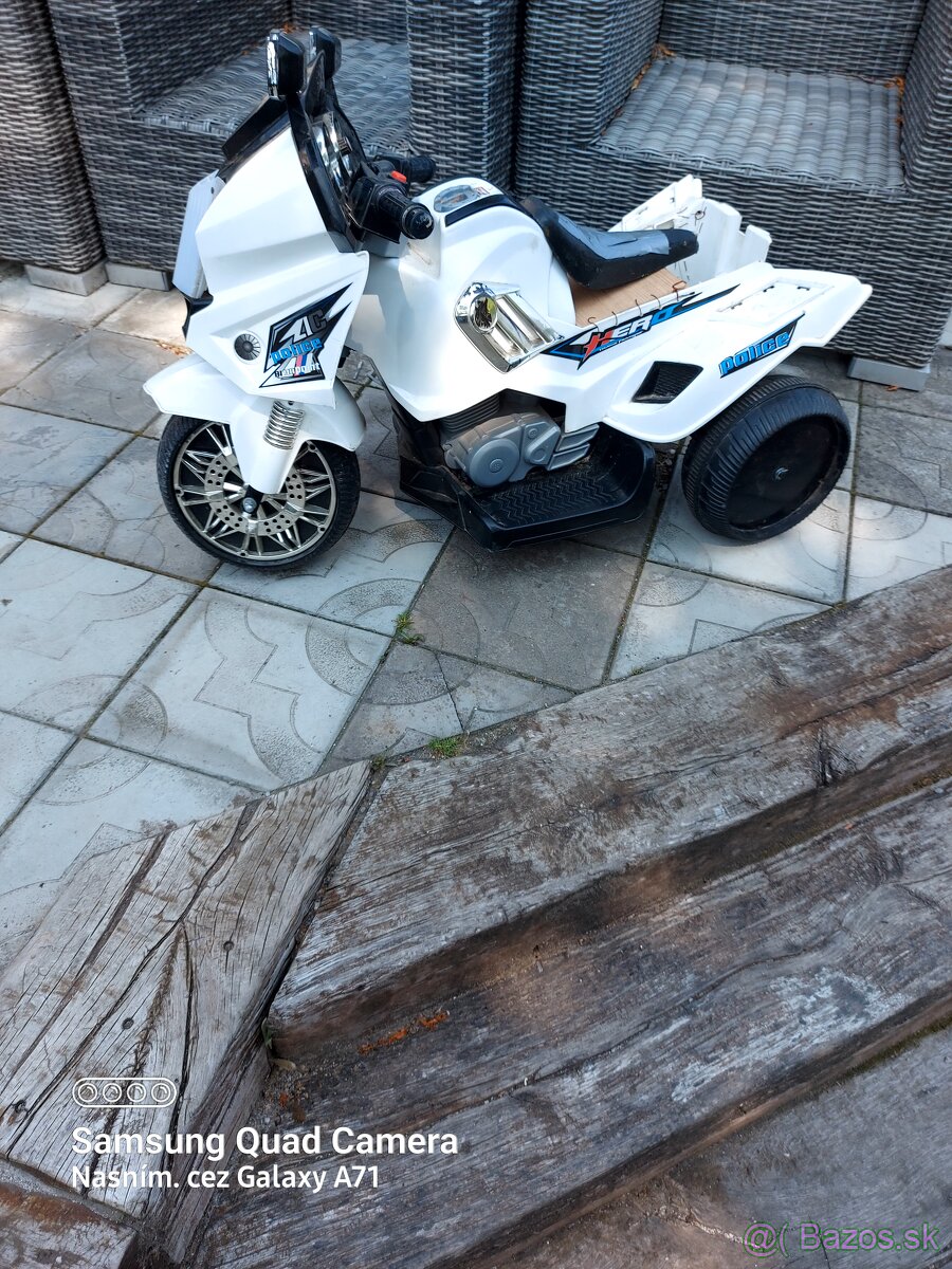 Elektricka motorka trojkolka detska policajna