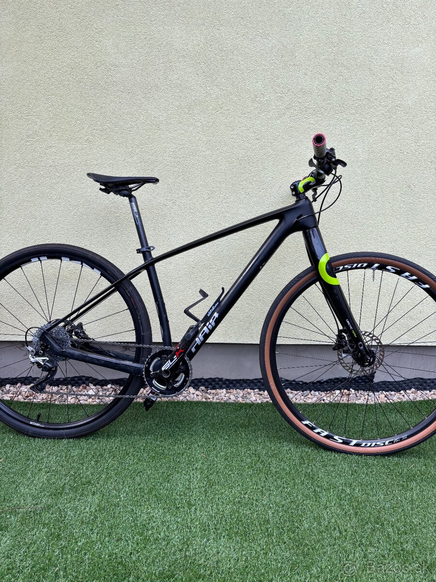 Karbónový bicykel