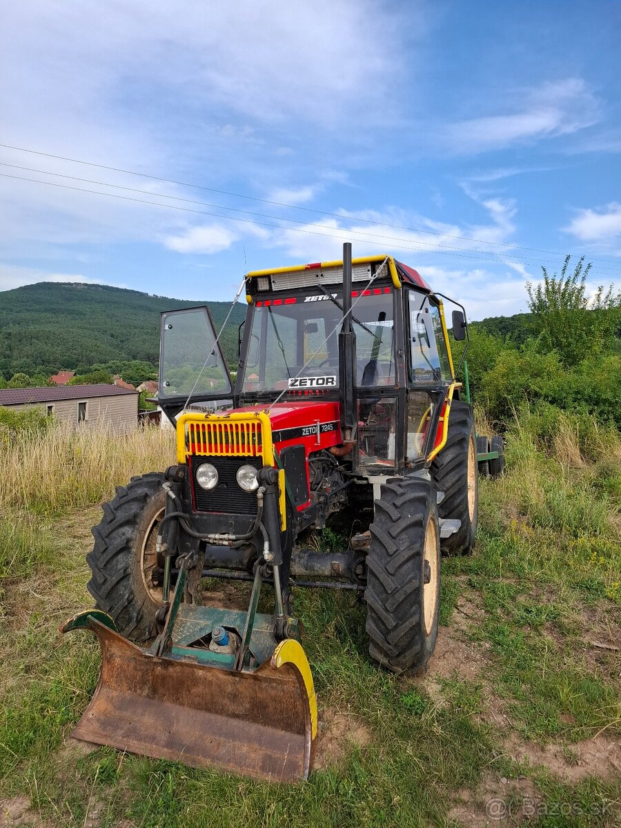 Traktor Zetor UKT