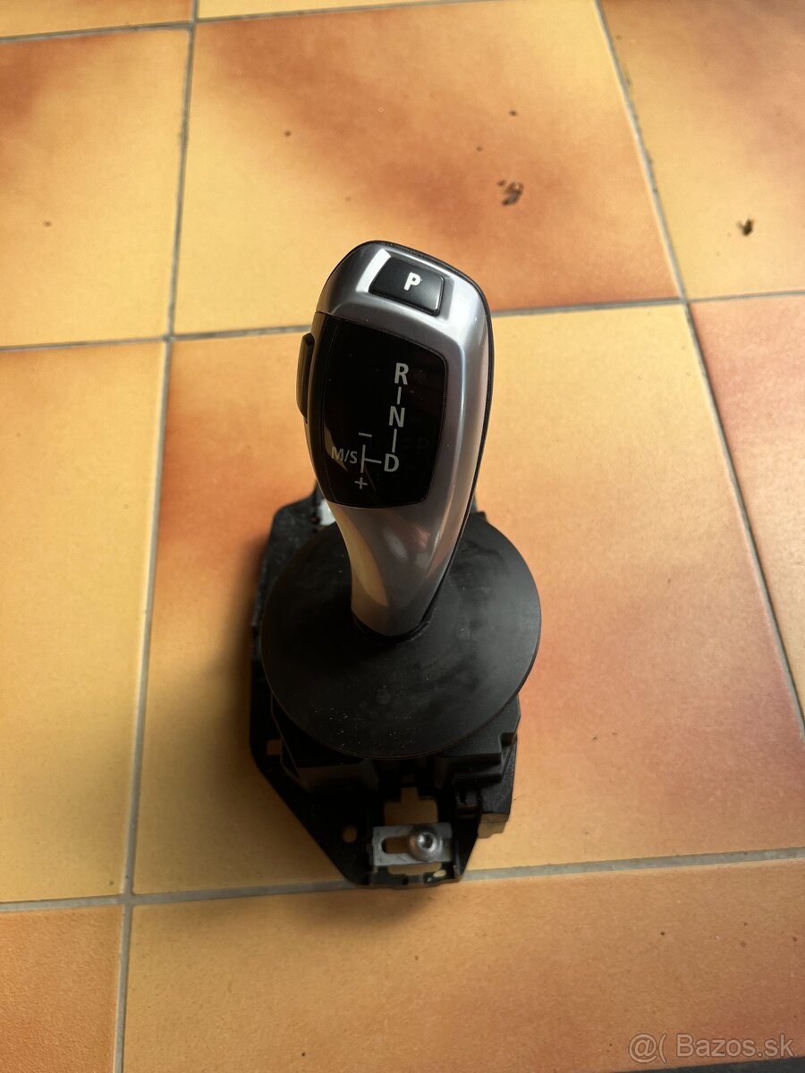 Radiaca páka bmw e60