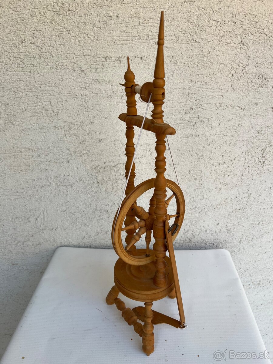 Dreveny 45 cm kolovratok ludovy ludova dekoracia vintage
