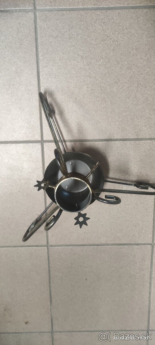 Stojan na stromček kovový