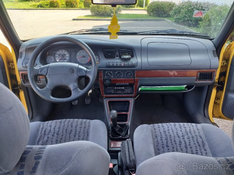 ŠKODA FELICIA,FAVORIT sedačky,volant,stredový panel,plato