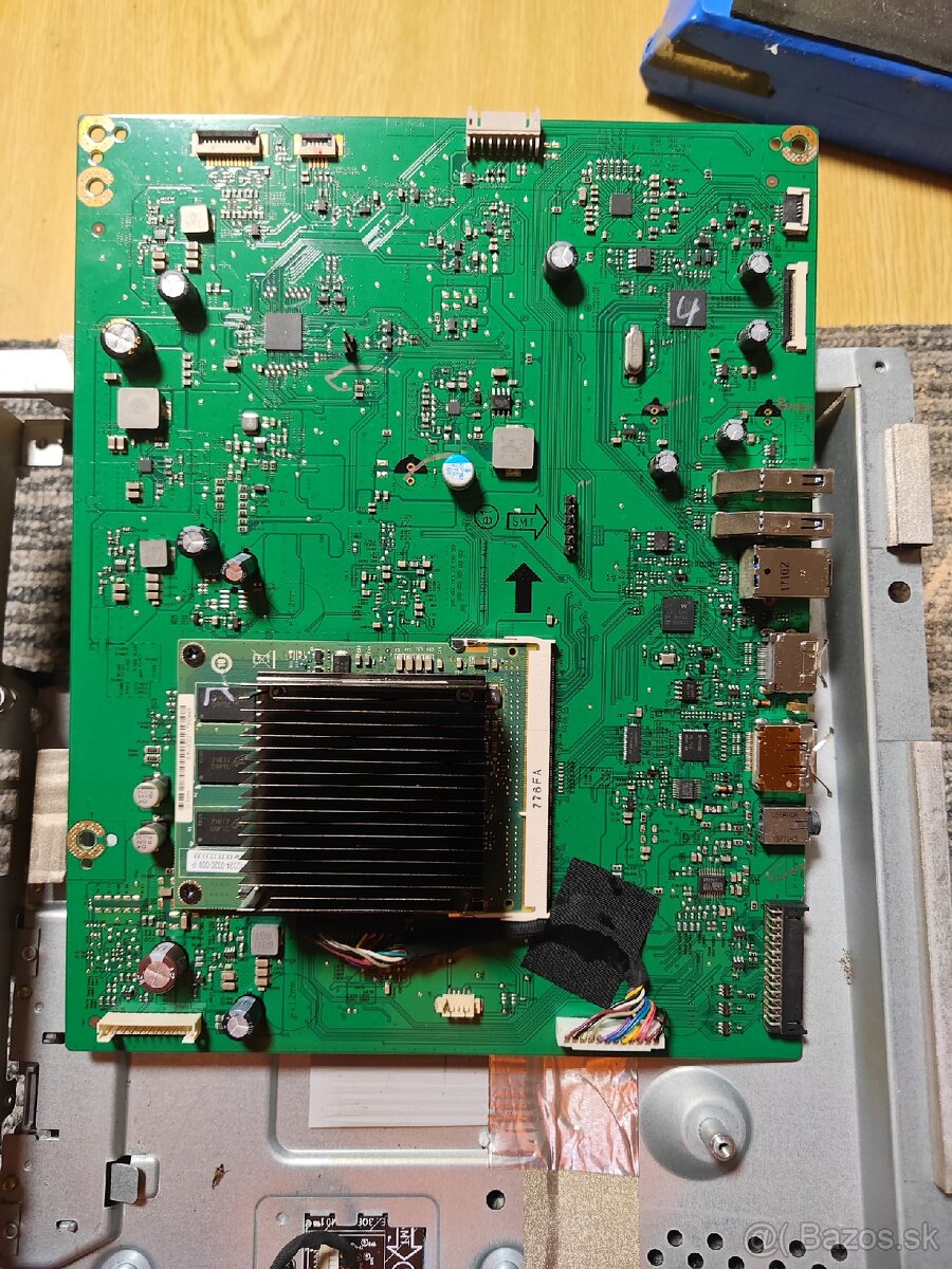 Alienware na diely (AW3418HV).