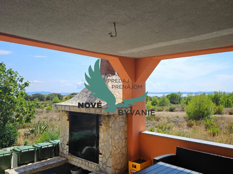 Na predaj: Apartmán s výhľadom na more na ostrove Vir