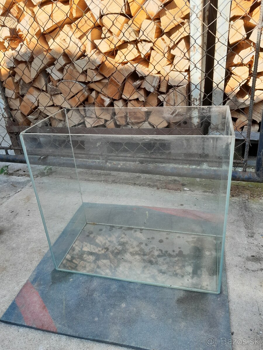 Predám akvárium