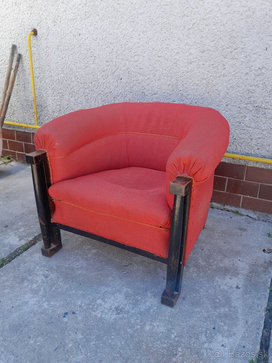 Predám pekné kreslo v starom stýle