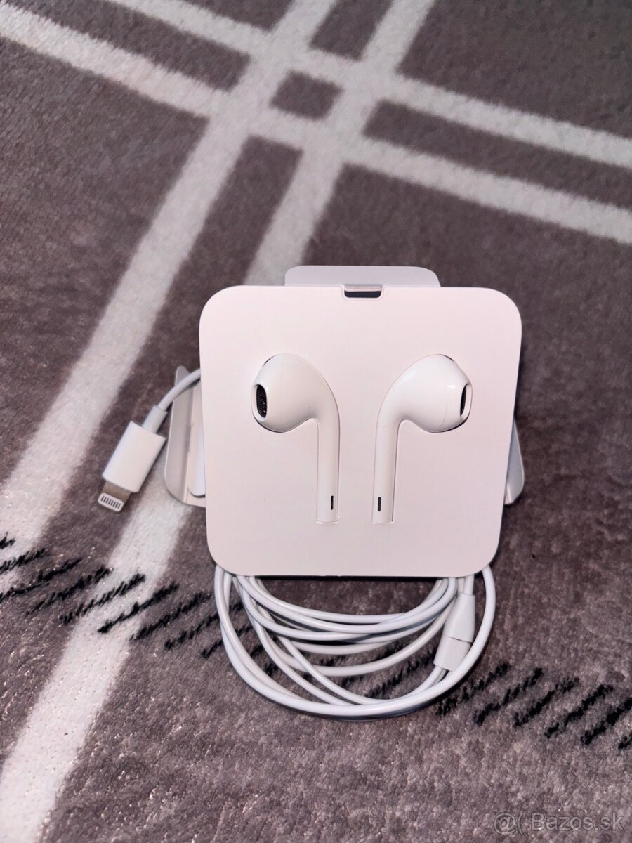 Na predaj: Slúchadlá Apple EarPods (Lightning)