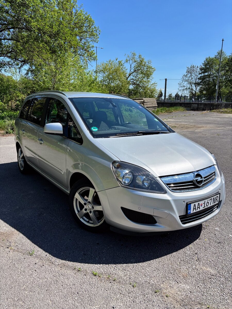 Opel Zafira 1.8 ( 7 miestna )