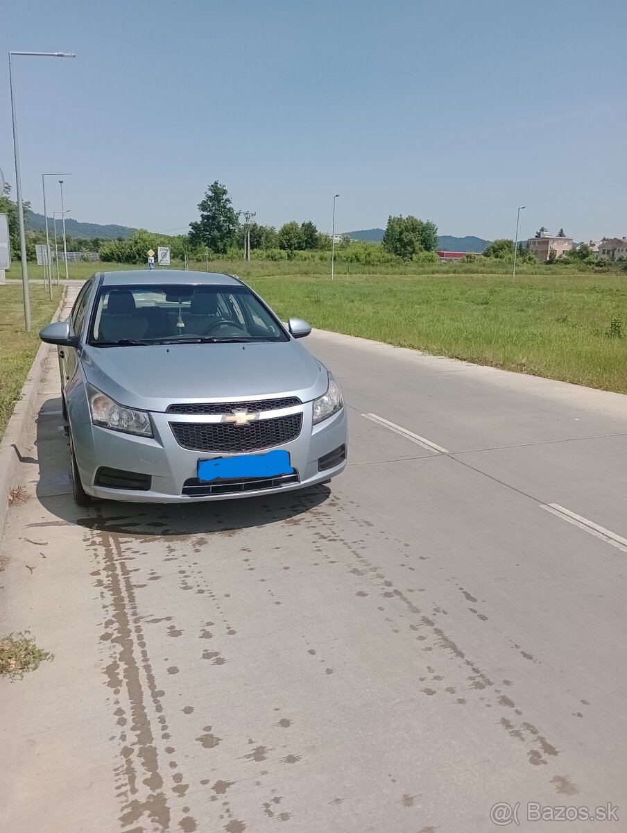 Predám Chevrolet Cruze 1.6 benzín 83kw