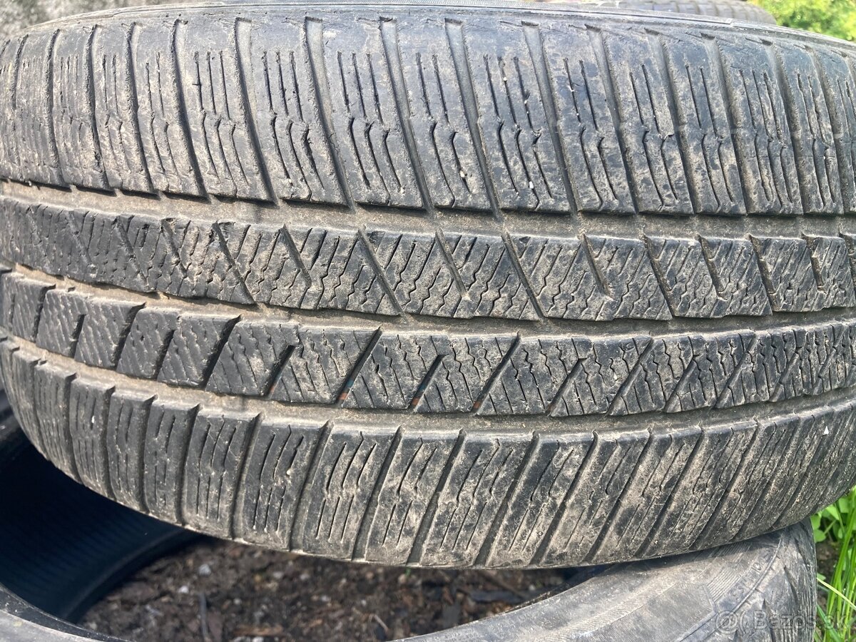 225/45R17