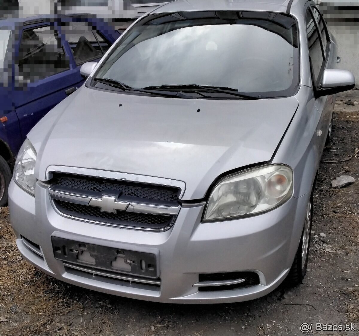 Chevrolet Aveo 1.4 2009 predám NÁRAZNÍK KAPOTA SVETLO F14D3