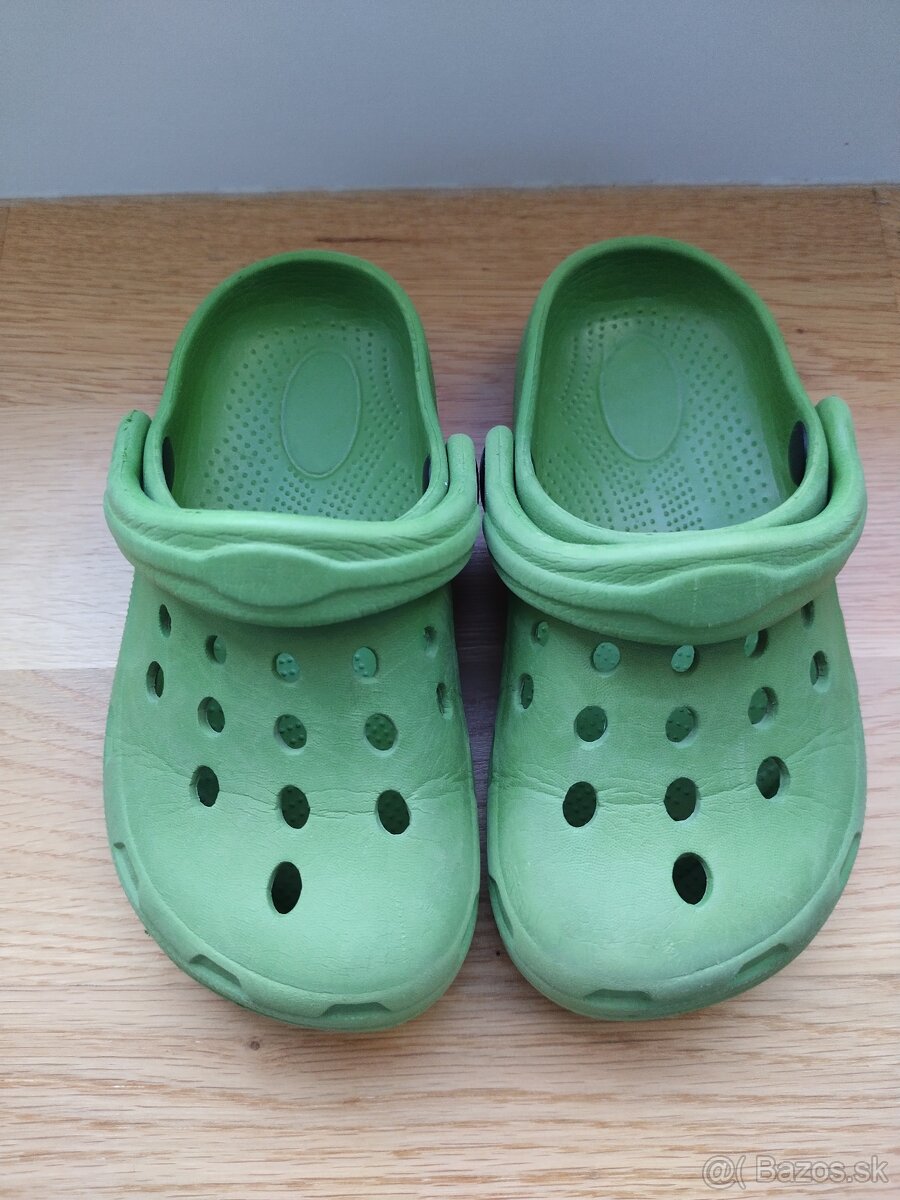 Zelene Crocsy v. 25