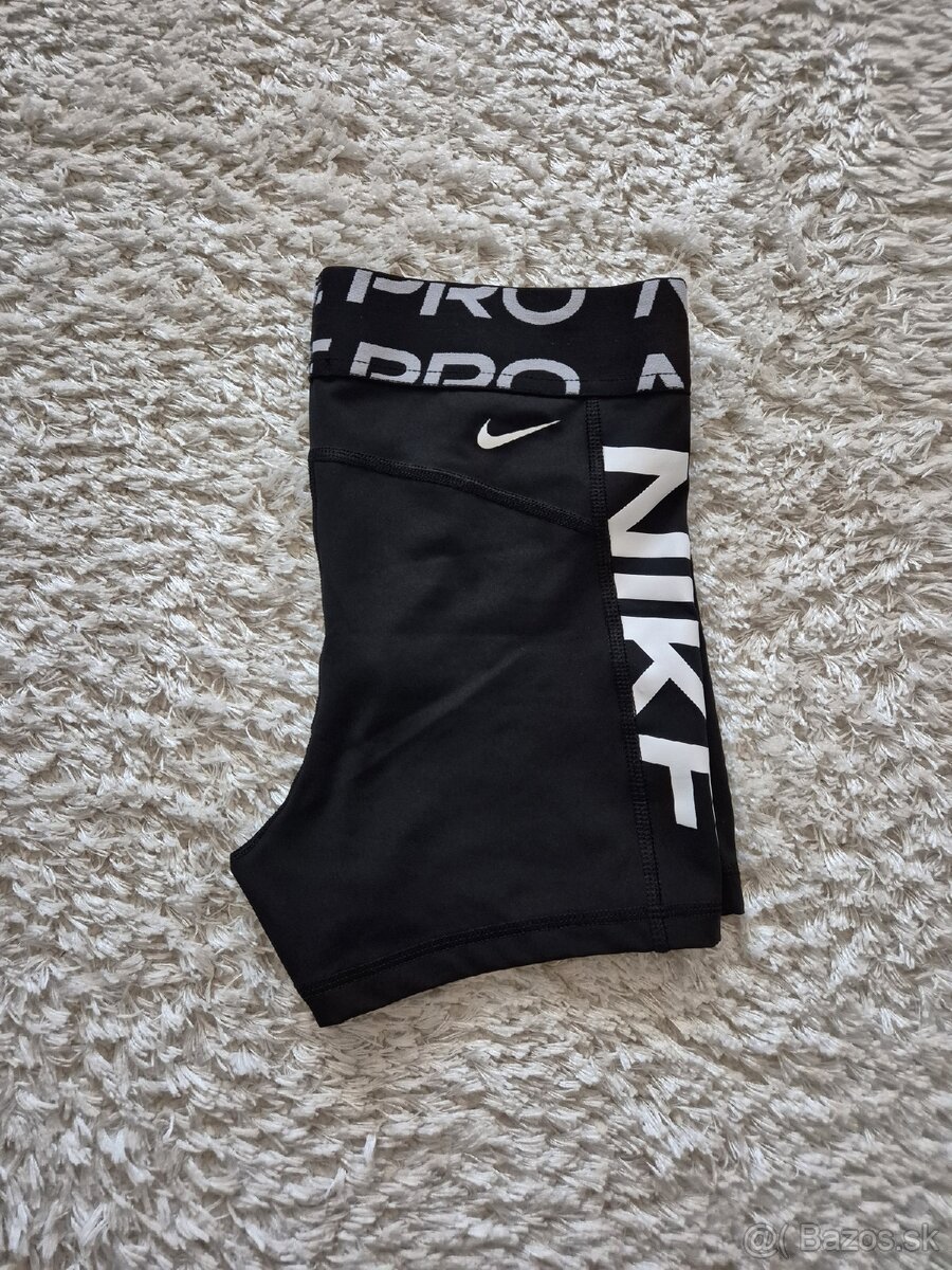 Nike Pro kraťase M