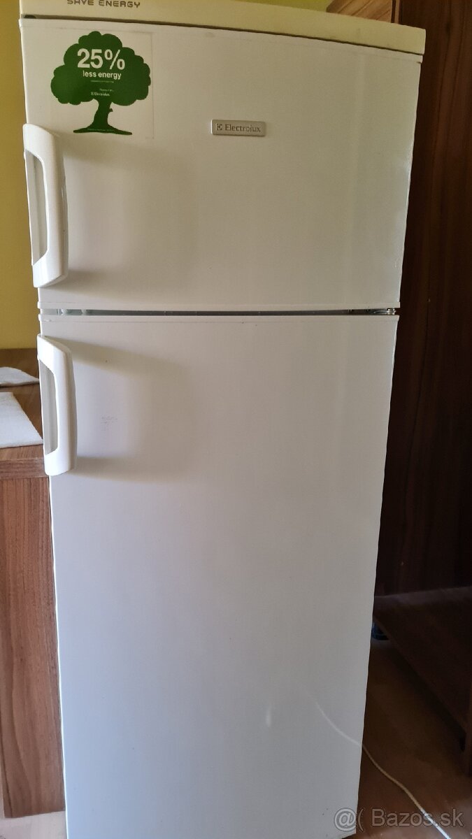 Predám Electrolux kombinovanú chladničku