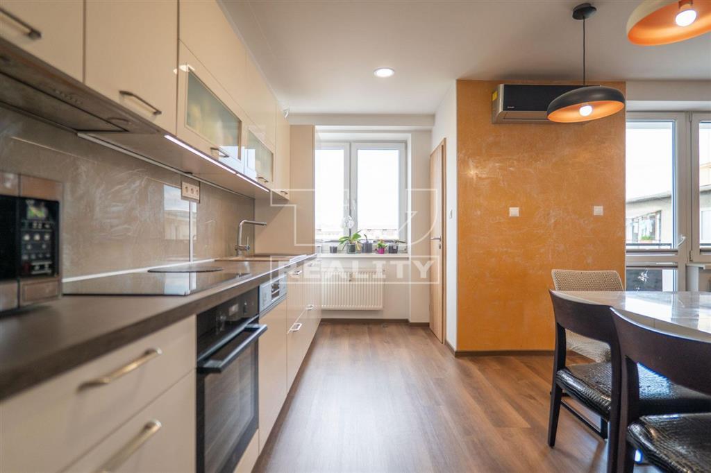 Moderný 3-izbový byt na Štefánikovom námestí s balkónom...