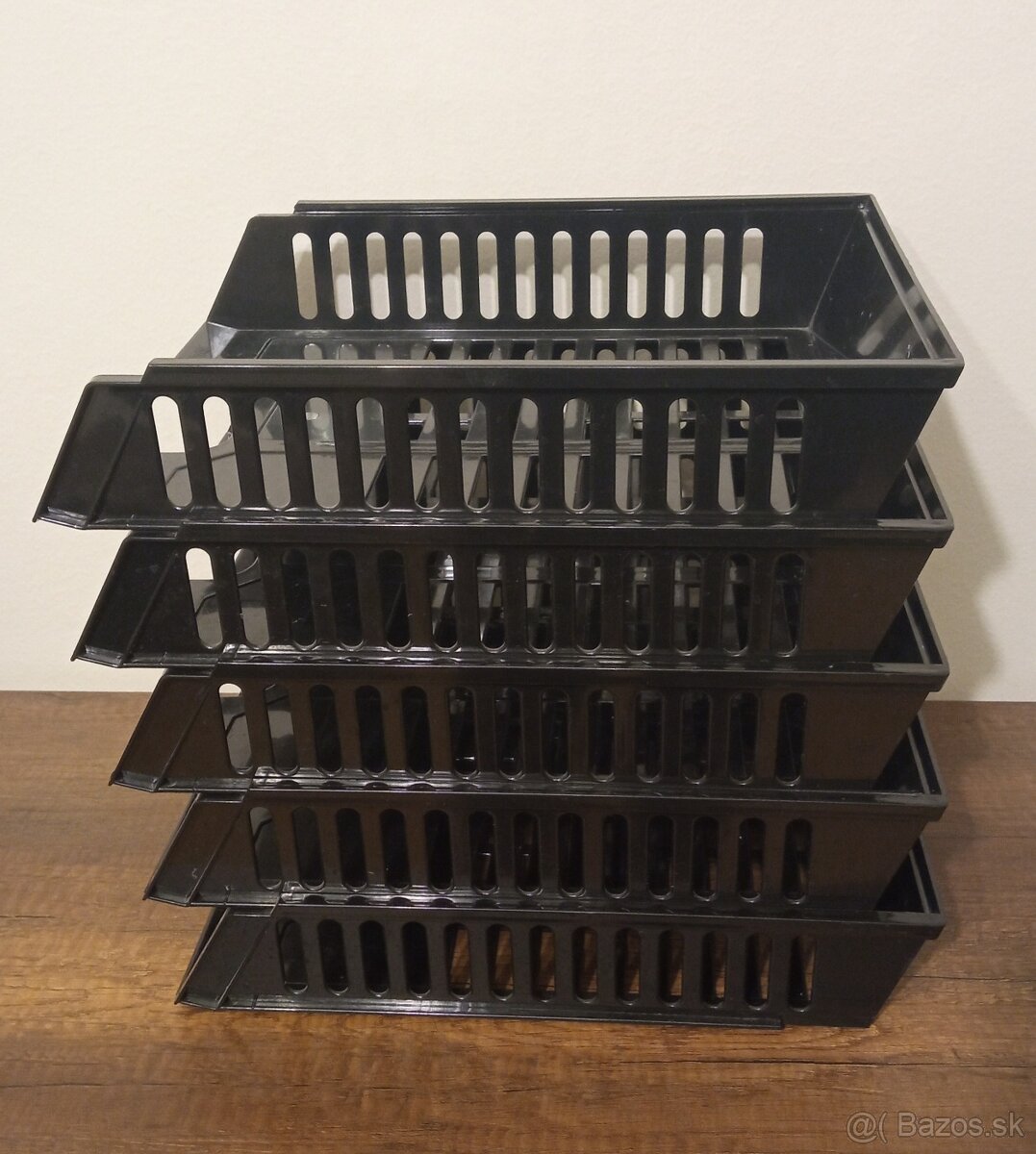 Predam 5 ks rebrovany odkladac papiera