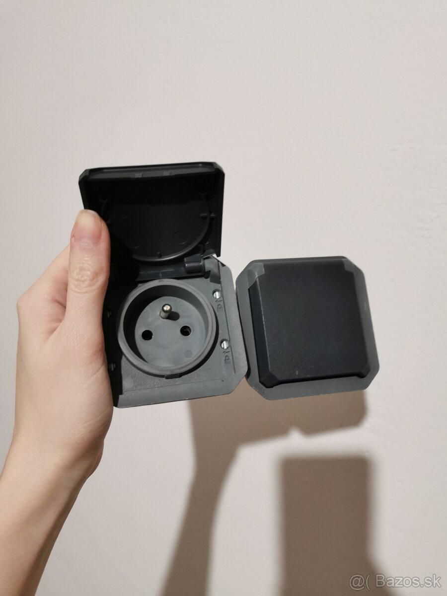 Elektrická dvojzasuvka Legrand Plexo IP55 2x2P+T predkáblová