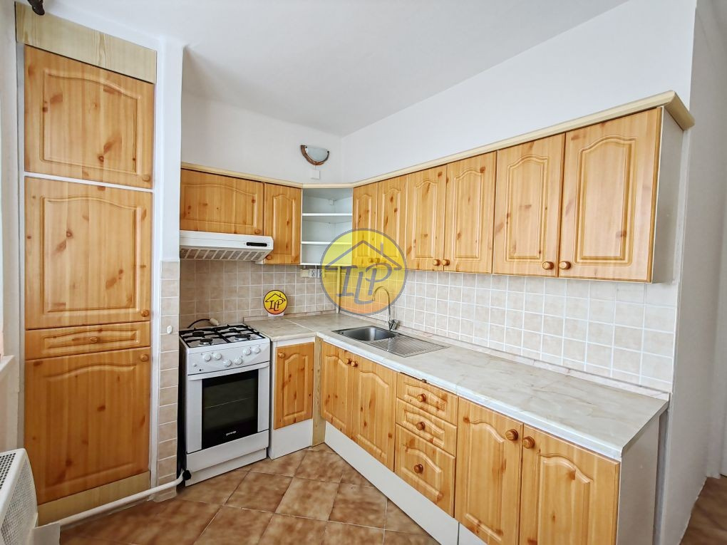 S vlastným kúrením, 4-izbový byt s loggiou na predaj, SNV