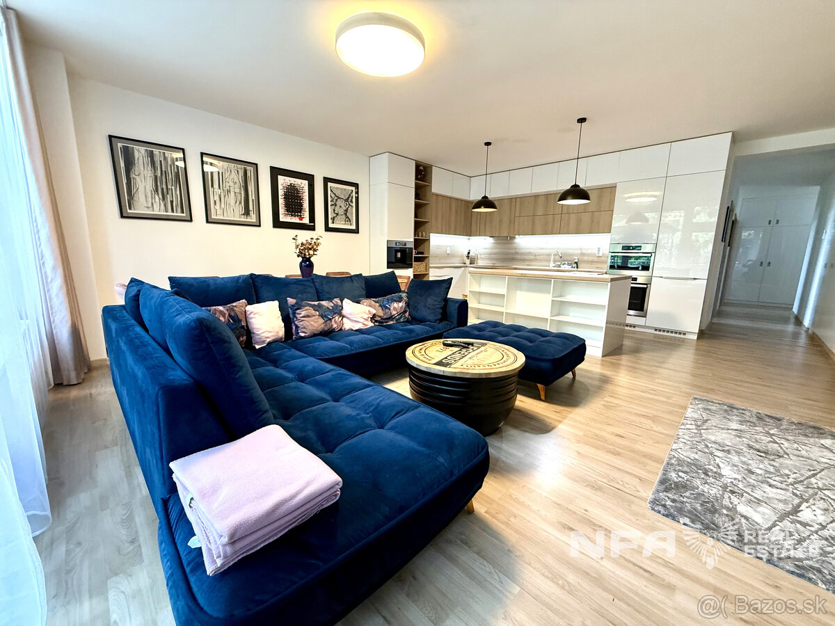 Štýlový 3-izbový byt s terasou, jacuzzi a parkovaním